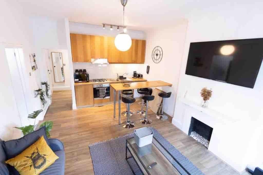 Lovely 2 Bedroom Apartment In Chelsea Sw3 London Exteriör bild